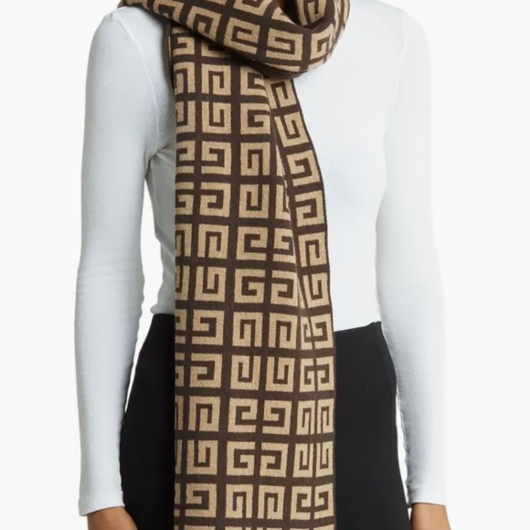 NWT Givenchy 4G double sided scarf - Picture 2 of 5